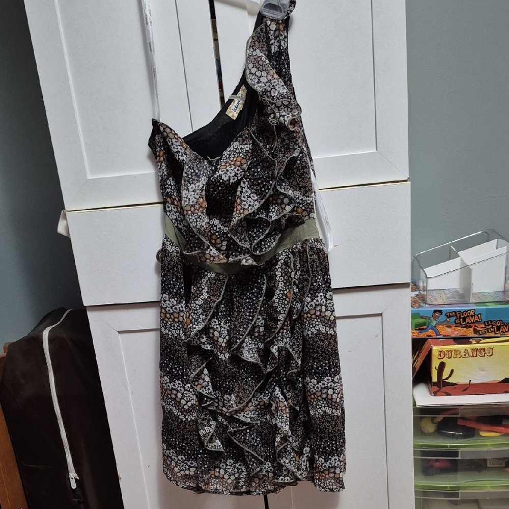 Lulumari One-Shoulder Black and White Dress